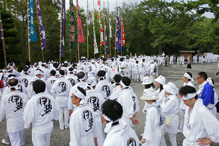 特別神領民に「お白石」を配る