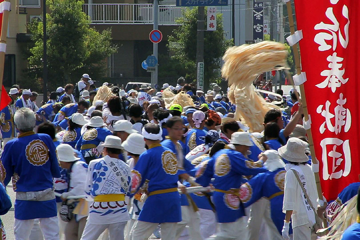 川曳奉献団の外宮陸曳　外宮前