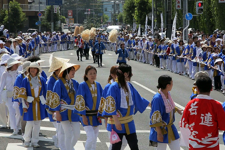 川曳奉献団の外宮陸曳　外宮前