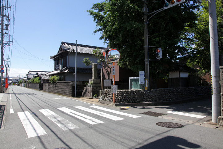 徳浄上人千日祈願の塔　天保7年(1836)建立