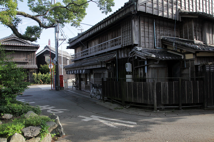 二軒茶屋餅角屋本店 天正3年(1575年)の創業と伝えられる