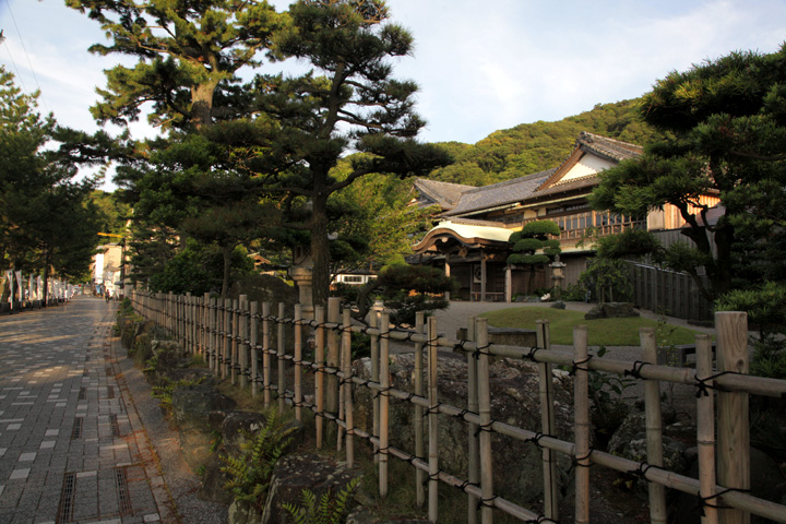 賓日館(ひんじつかん)　明治20年（1887）建築