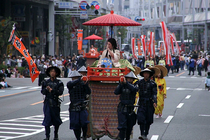 岐阜市役所へ