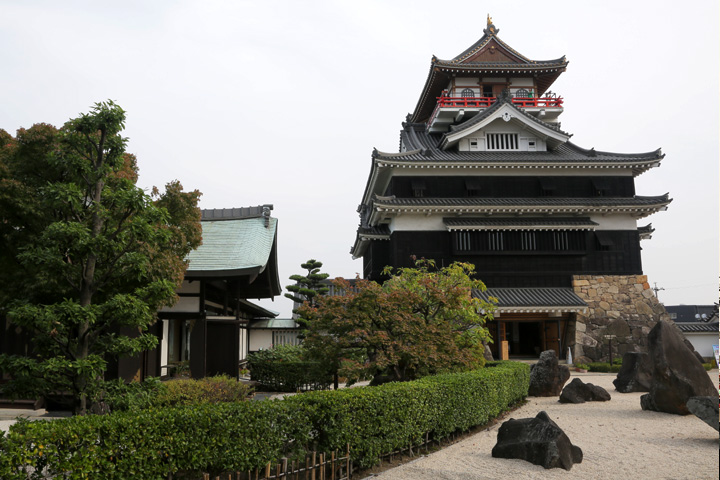 清洲城天守と芸能文化館