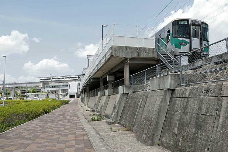 愛知環状鉄道八草駅とリニモ八草駅