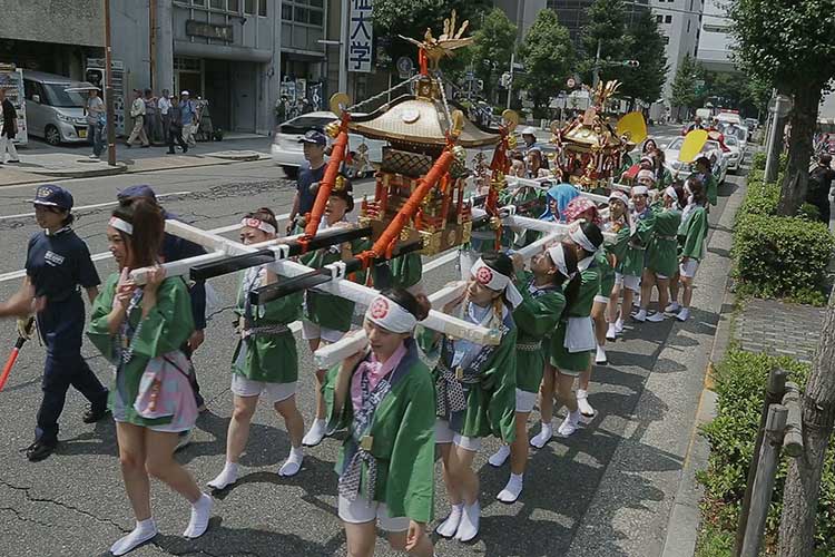 本町通を南下、若宮八幡社へ