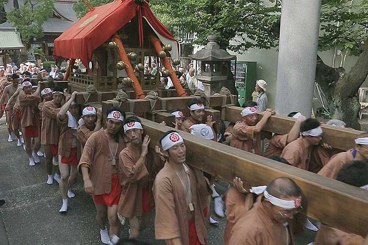 那古野神社へ戻る