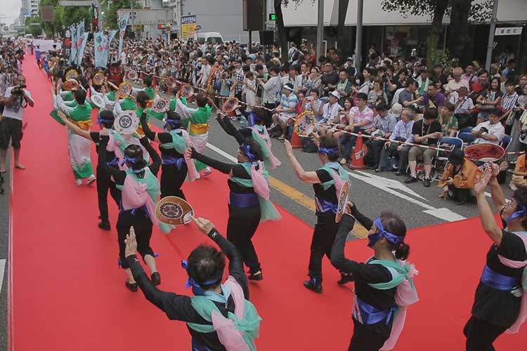 徳川宗春道中　錦通りレッドカーペット