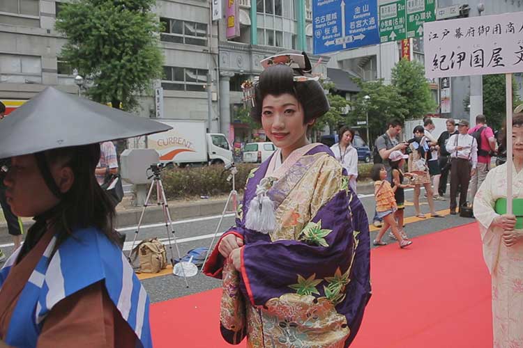 徳川宗春道中　錦通りレッドカーペット