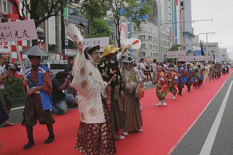 徳川宗春道中　錦通りレッドカーペット