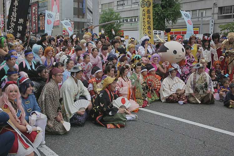 徳川宗春道中　錦通りレッドカーペット