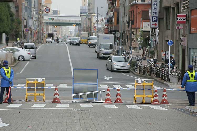 会場内東西道路の一時的閉鎖